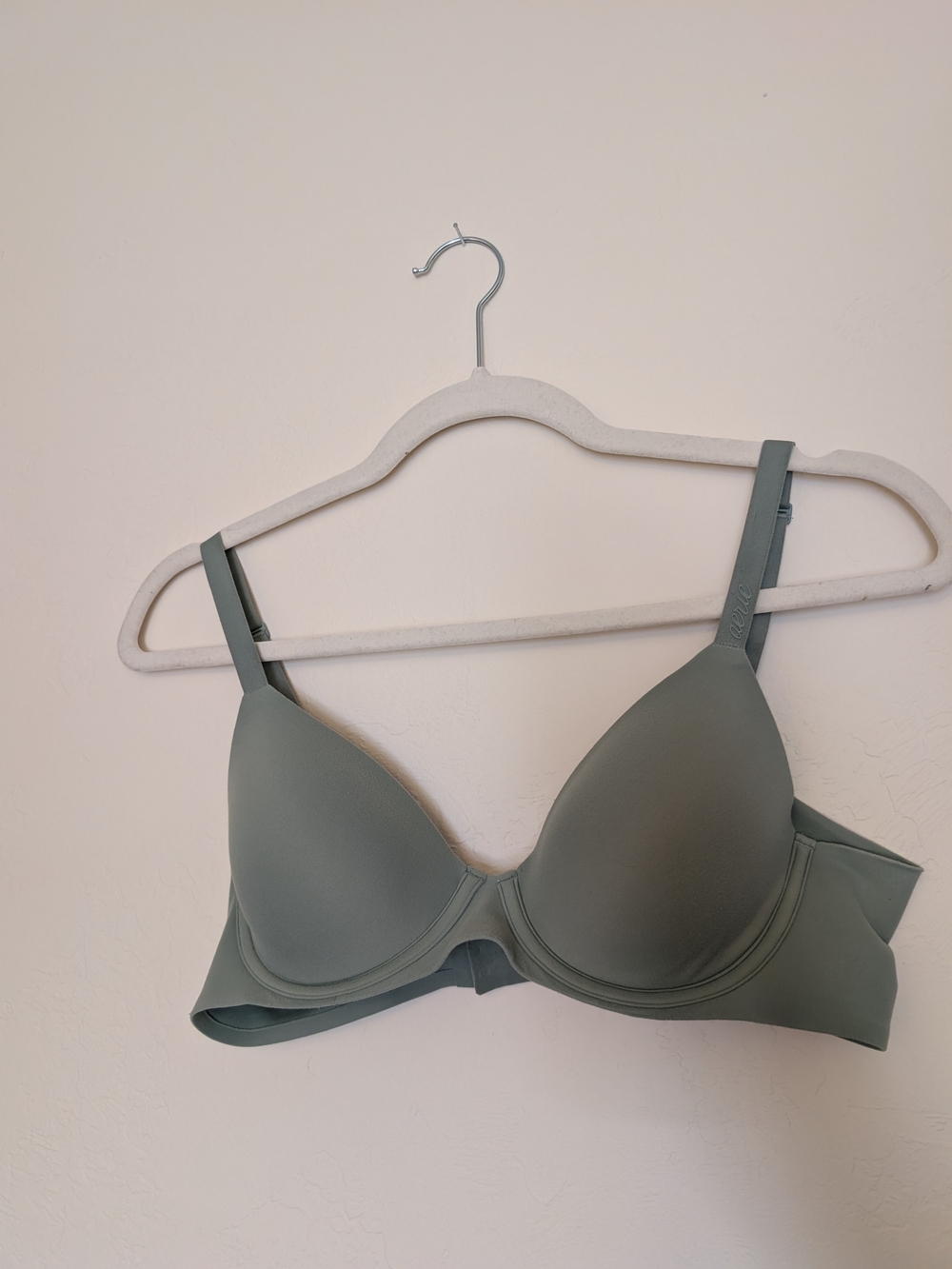 Aerie SMOOTHEZ Full Coverage Wireless Bra — Sage Green (34B)
